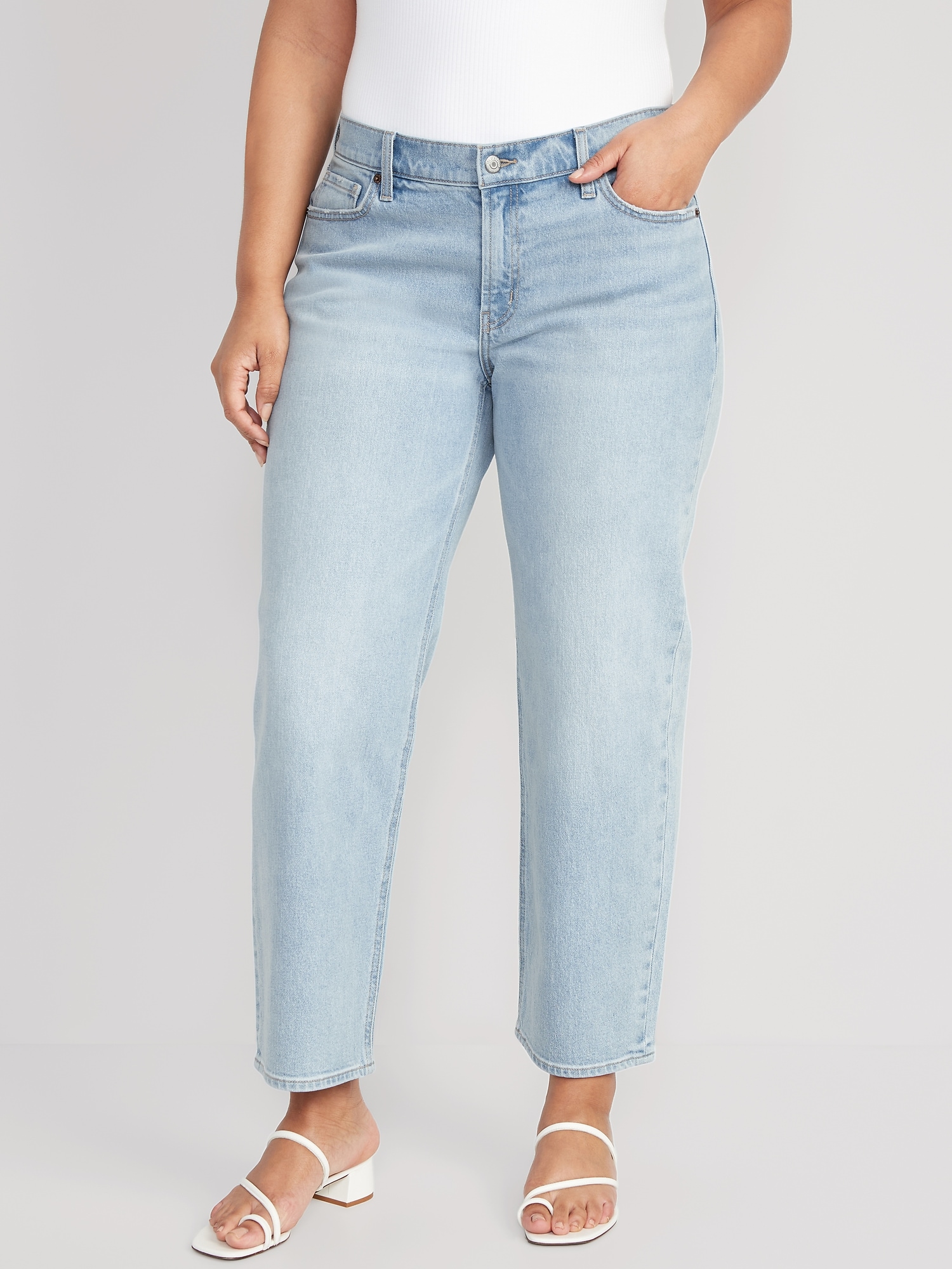 Everlane: Its Length Great for Petites, Holes aren't Too Low