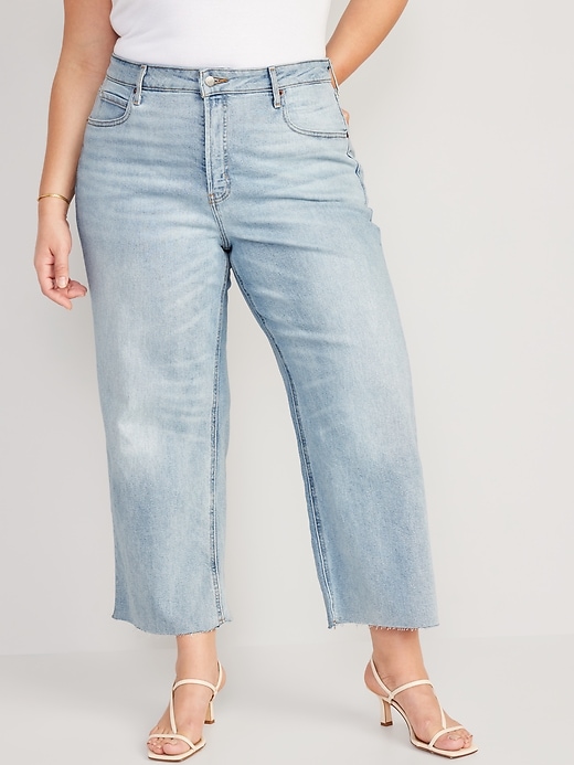 Image number 7 showing, Extra High-Waisted Cropped Cut-Off Wide-Leg Jeans