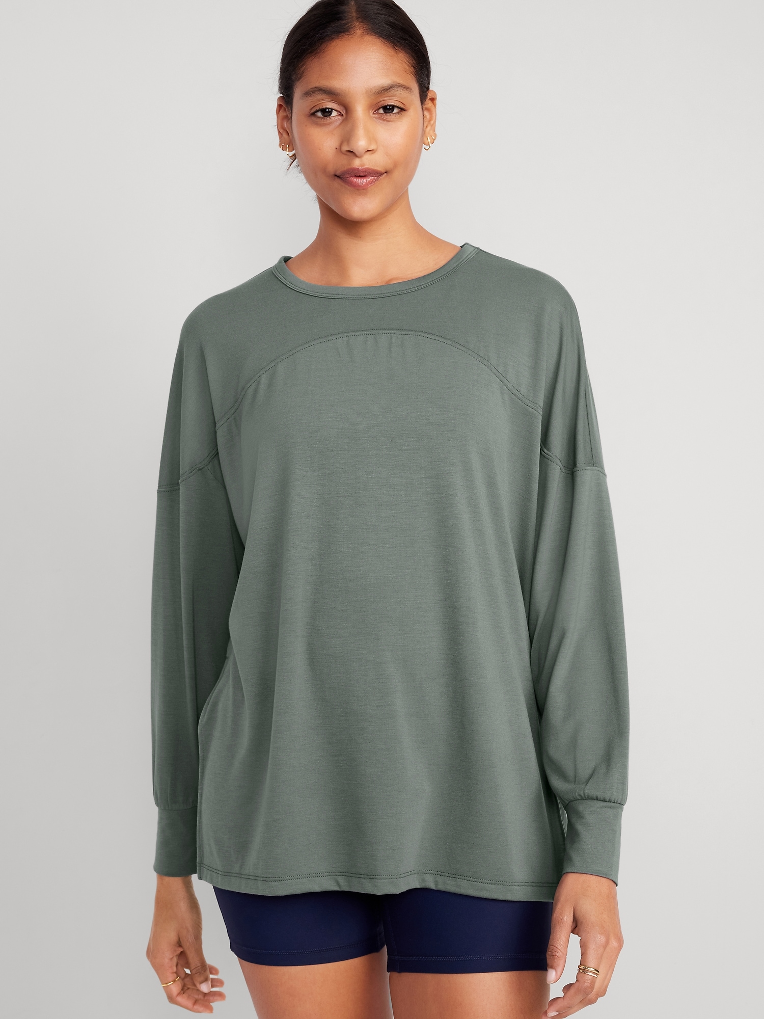 Old Navy Oversized UltraLite All-Day Tunic for Women green. 1