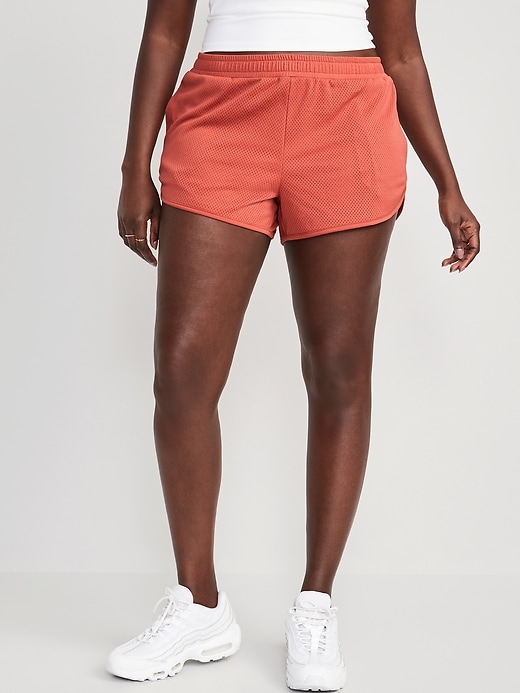 Image number 5 showing, Mid-Rise Dolphin-Hem Performance Shorts -- 3-inch inseam