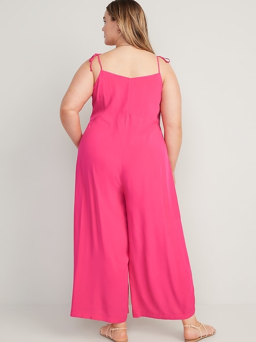 Our bestselling Linen Blend V Neck Camisole Jumpsuit has made a comeback  this season. Made with breathable fabric and a loose fit silho