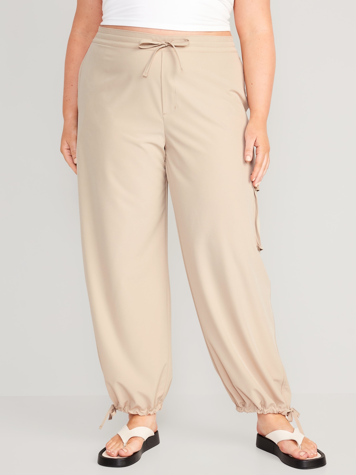 Old Navy StretchTech Wide-Leg Cargo Pants, Editor Review