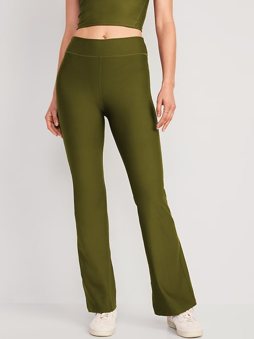 Old Navy - Extra High-Waisted PowerChill Super-Flare Pants for Women green