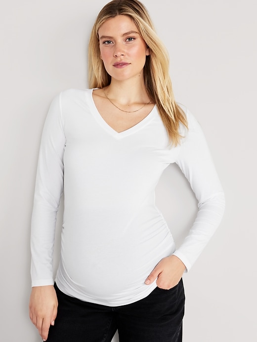 Image number 4 showing, Maternity 2-Pack EveryWear Fitted V-Neck T-Shirt