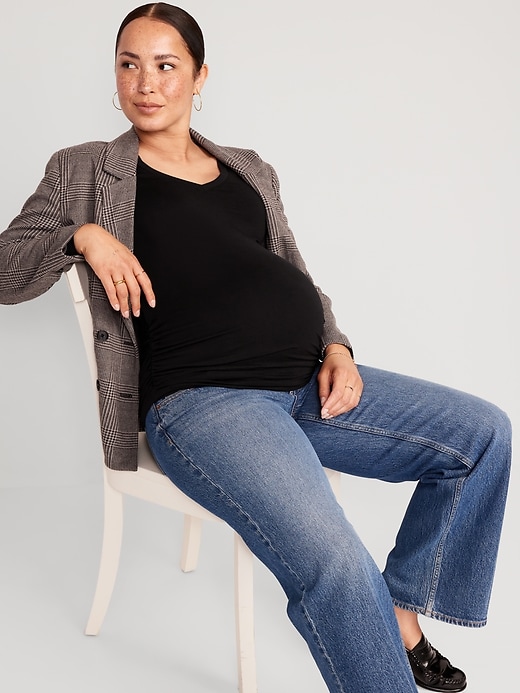 Image number 3 showing, Maternity EveryWear Fitted V-Neck Long-Sleeve T-Shirt