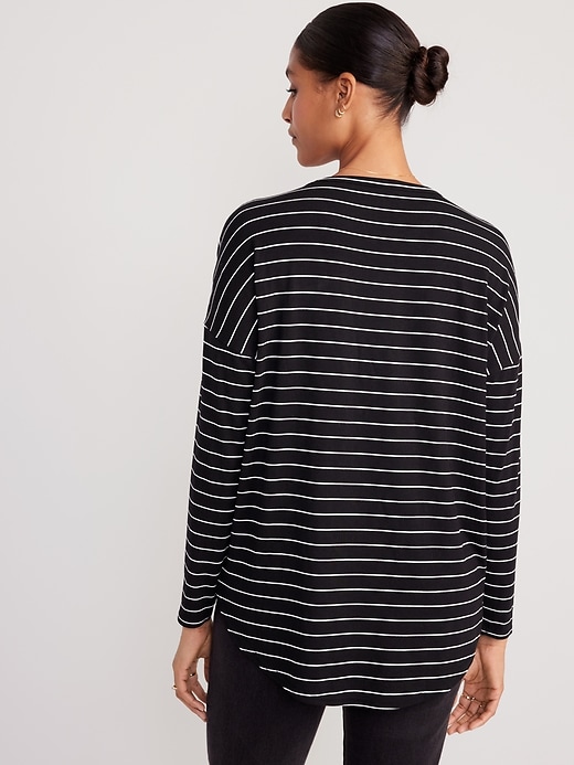 Image number 2 showing, Luxe Long-Sleeve Tunic T-Shirt
