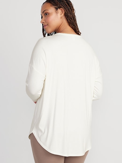 Image number 6 showing, Luxe Long-Sleeve Tunic T-Shirt