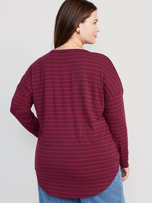 Image number 8 showing, Luxe Long-Sleeve Tunic T-Shirt