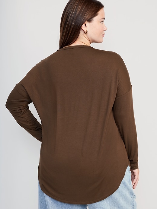 Image number 8 showing, Luxe Long-Sleeve Tunic T-Shirt