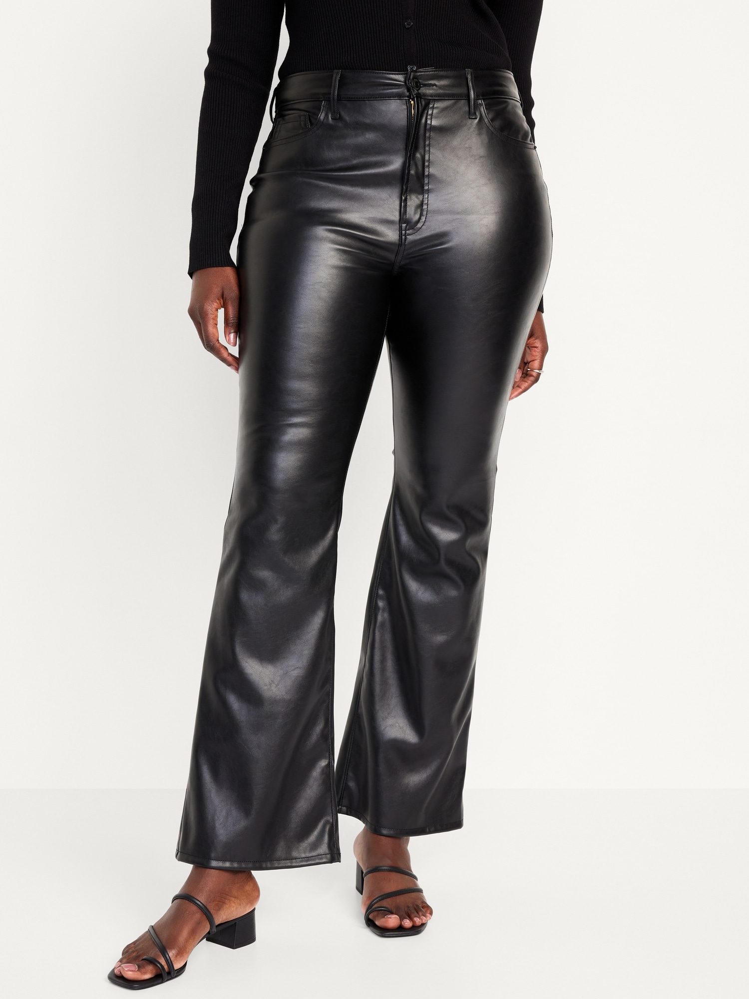 Leather flare pants 😍  Leather pants, Leather pants outfit, Flared pants  outfit
