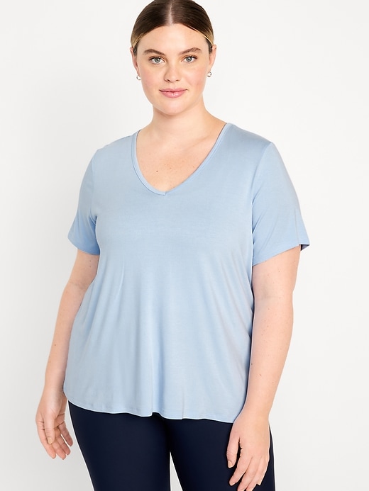 Image number 7 showing, Luxe V-Neck T-Shirt