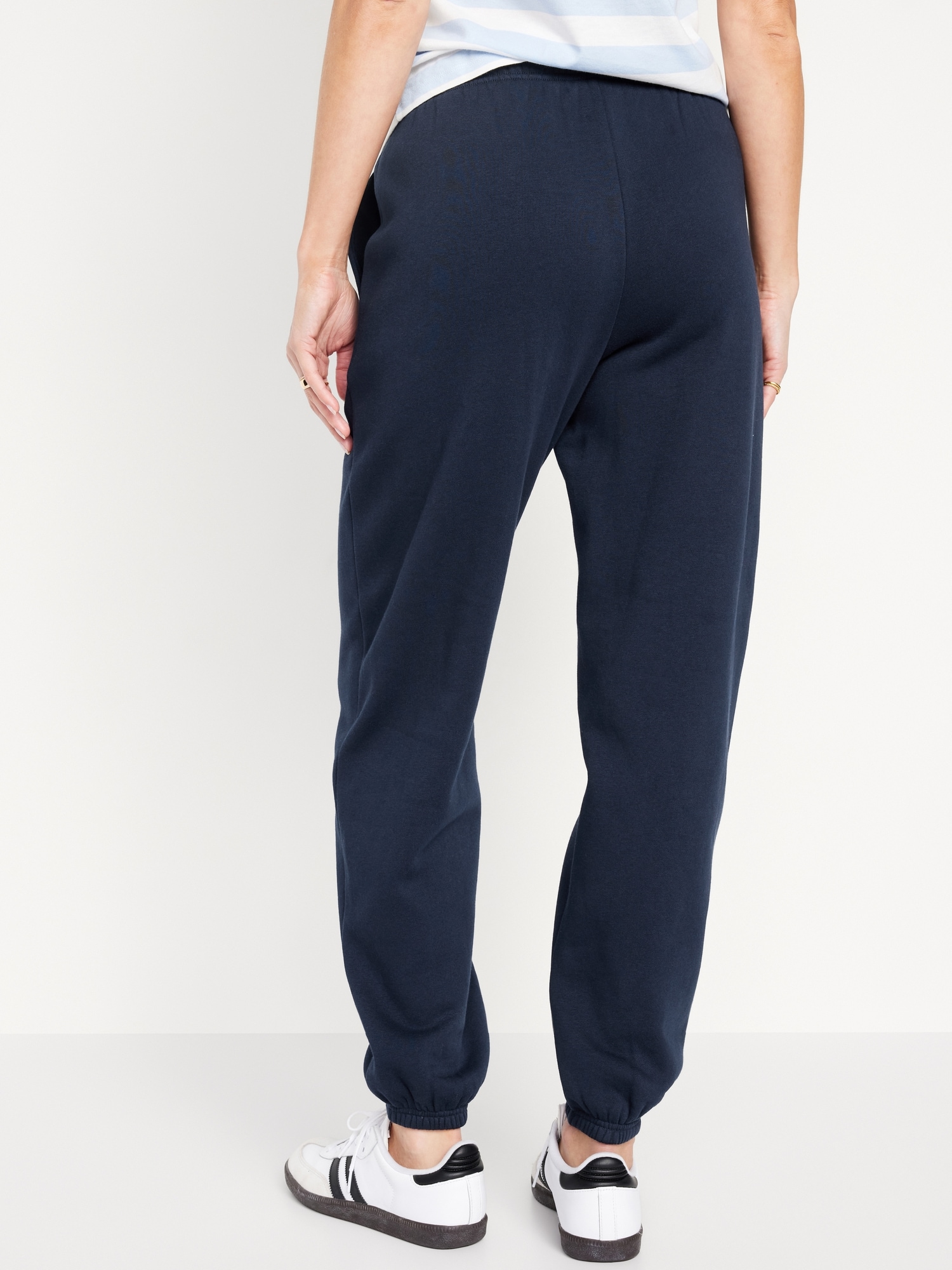 Old Navy Extra High-Waisted Logo-Graphic Sweatpants for Women – Search By  Inseam