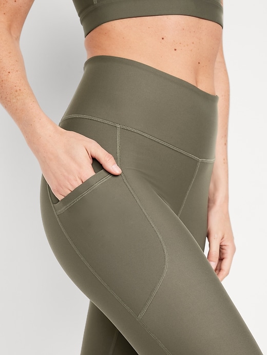 Old Navy Women's Cropped Workout Leggings Forest Green Size M - $5