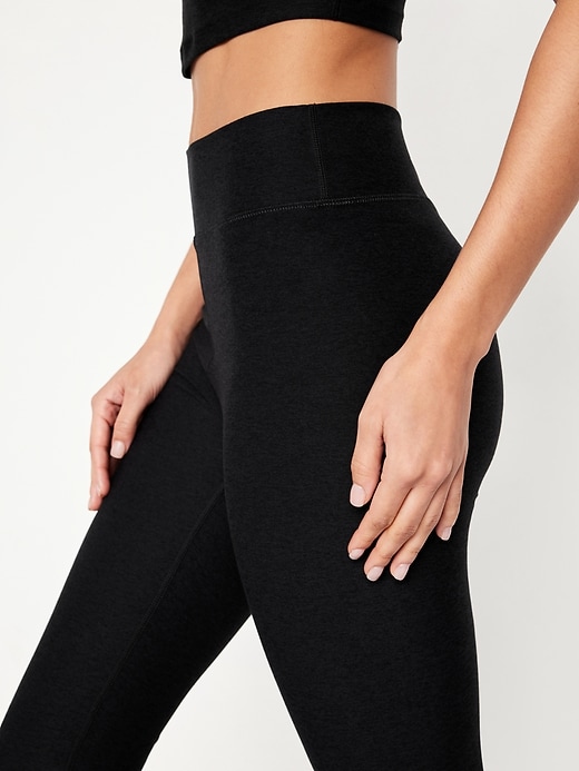 Image number 4 showing, Extra High-Waisted Cloud+ Crop Leggings -- 16-inch inseam