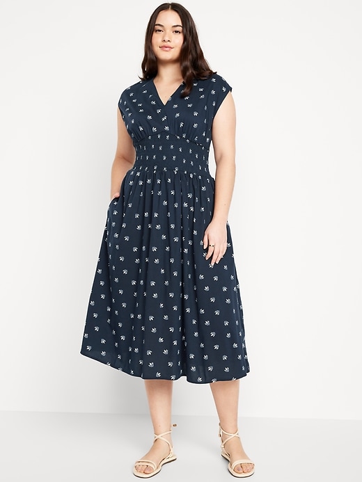 Image number 4 showing, Waist-Defined Midi Dress
