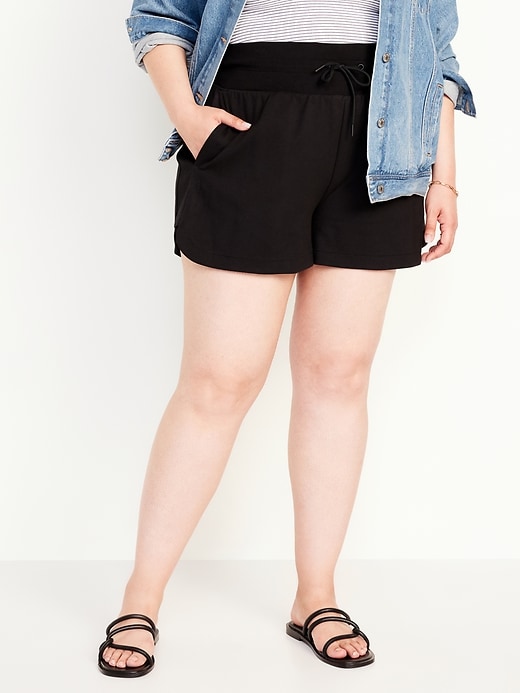 Image number 7 showing, Extra High-Waisted Dynamic Fleece Shorts -- 3.5-inch inseam