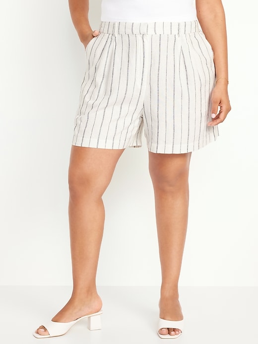 Image number 7 showing, Extra High-Waisted Taylor Linen-Blend Trouser Shorts -- 5-inch inseam