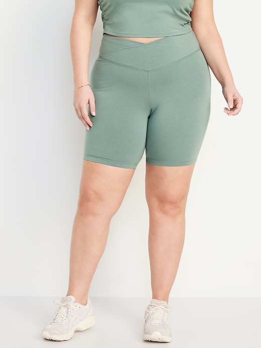 Image number 7 showing, Extra High-Waisted PowerChill Biker Shorts -- 8-inch inseam