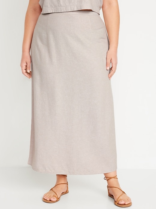 Image number 7 showing, High-Waisted Linen-Blend Maxi Skirt