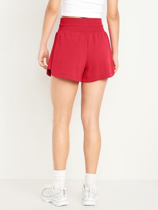 Image number 2 showing, Extra High-Waisted Dynamic Fleece Shorts -- 3.5-inch inseam
