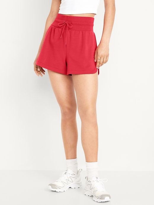 Image number 1 showing, Extra High-Waisted Dynamic Fleece Shorts -- 3.5-inch inseam