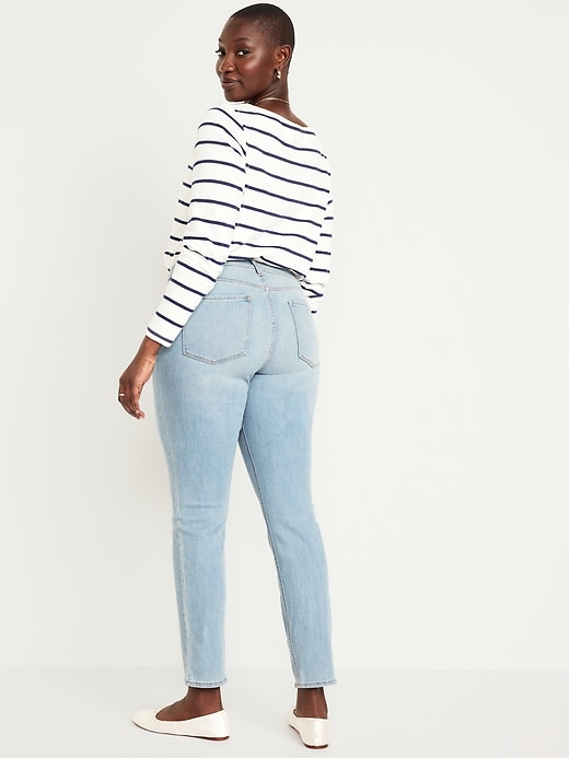Image number 6 showing, High-Waisted Wow Straight Ankle Jeans