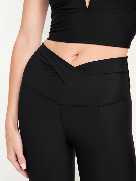 Image number 3 showing, Extra High-Waisted PowerSoft Twist-Front Leggings