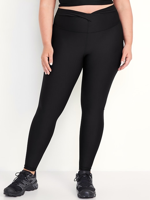 Image number 6 showing, Extra High-Waisted PowerSoft Twist-Front Leggings