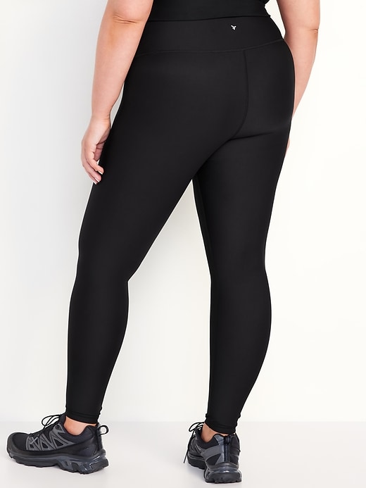 Image number 7 showing, Extra High-Waisted PowerSoft Twist-Front Leggings