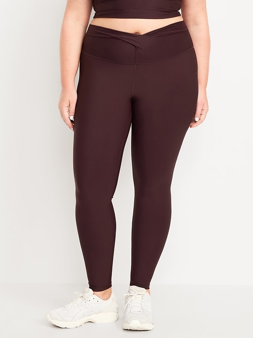 Image number 6 showing, Extra High-Waisted PowerSoft Twist-Front Leggings