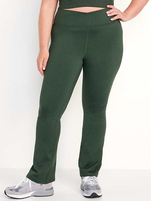 Image number 6 showing, Extra High-Waisted CloudComfy Boot-Cut Leggings