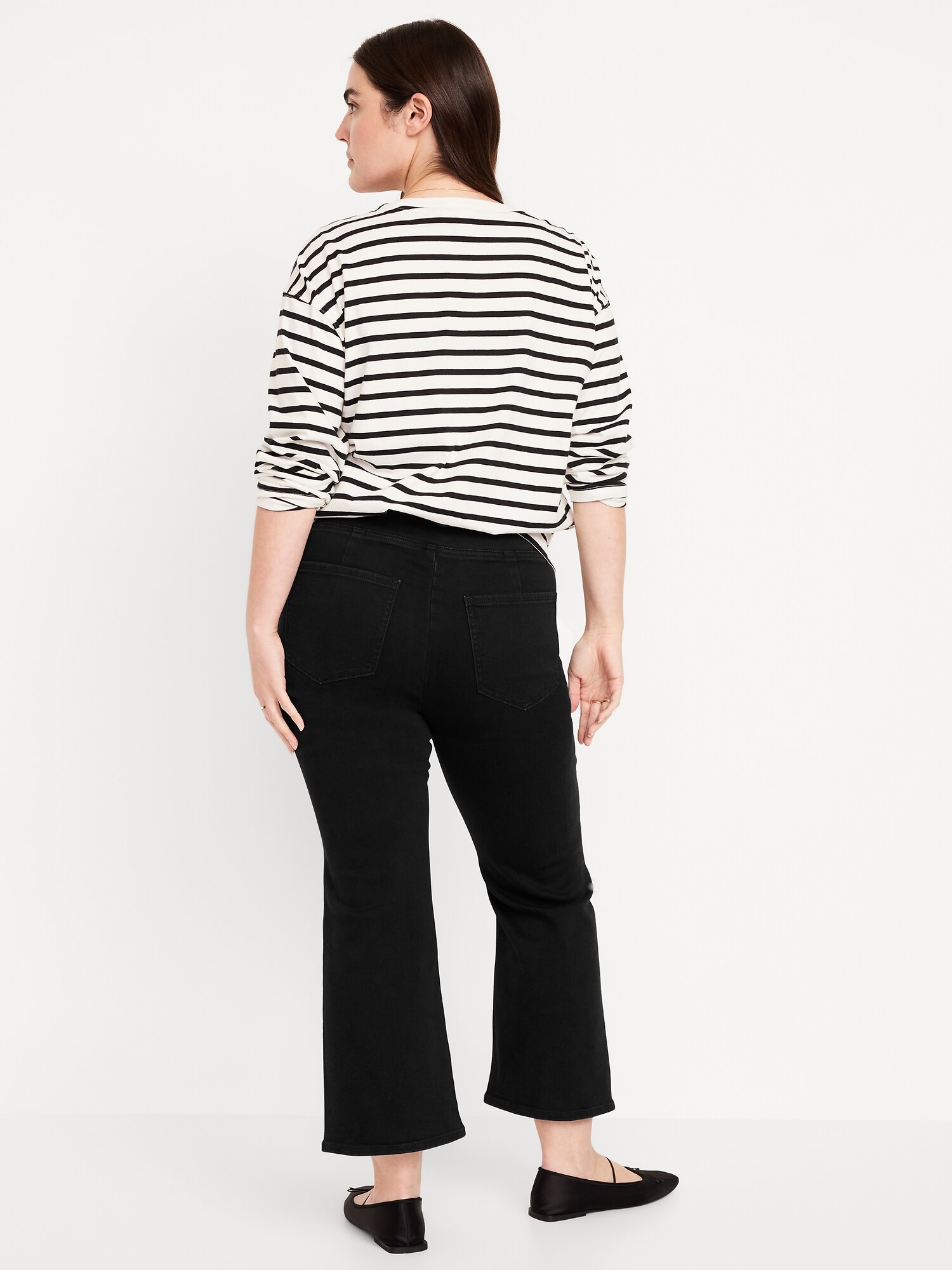 Женские джинсы Old Navy High-Waisted Weekender Pull-On Crop Flare, цвет: Чёрный — фото 5
