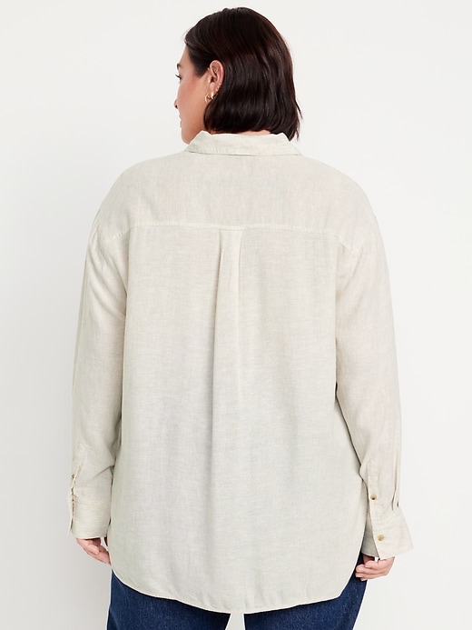 Image number 7 showing, Loose Button-Down Linen-Blend Shirt