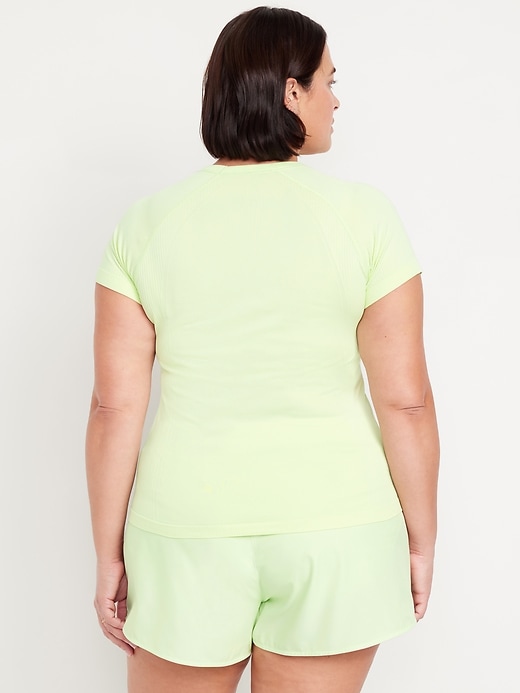 Image number 8 showing, Fitted Seamless T-Shirt