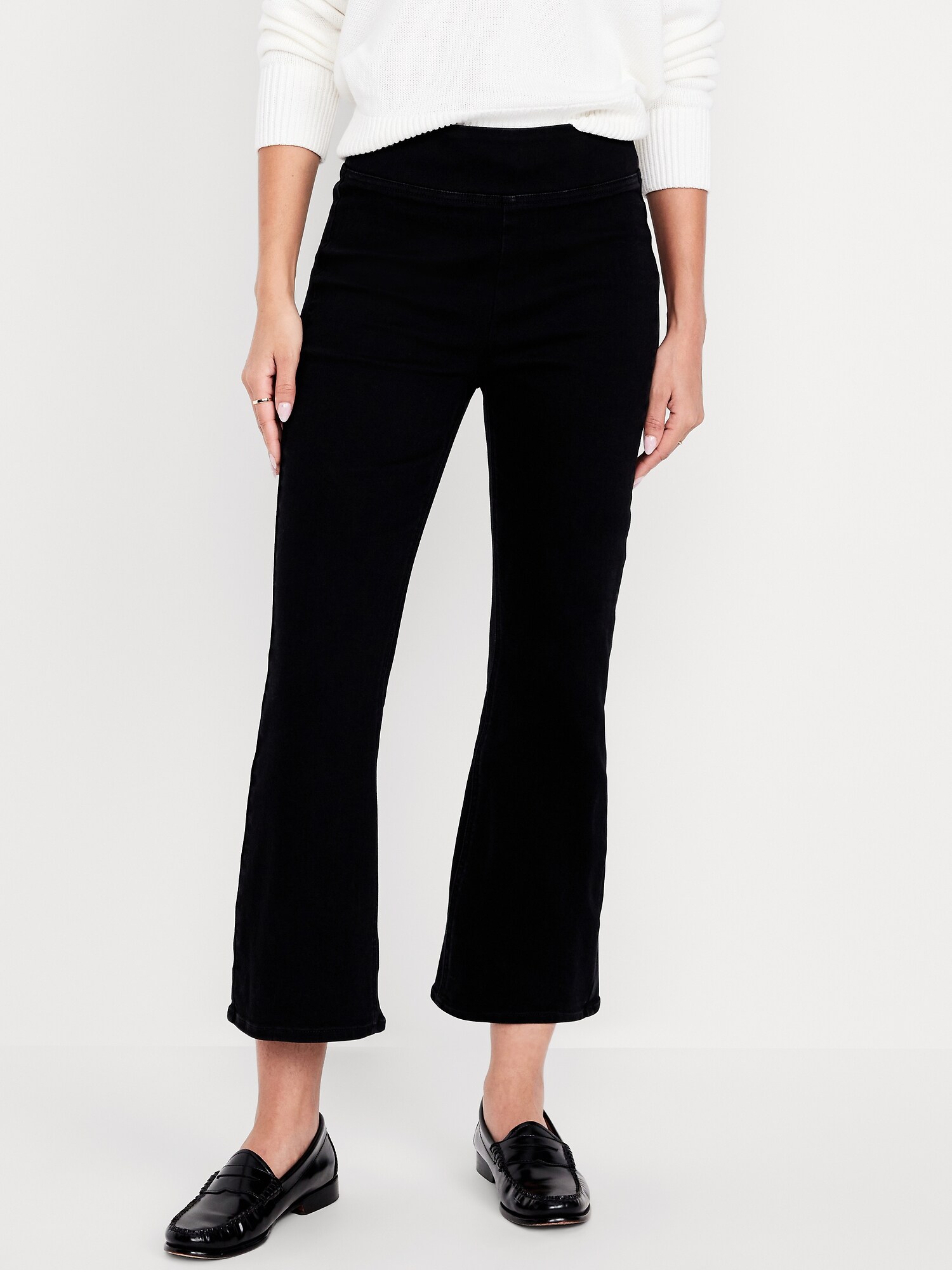 Женские джинсы Old Navy High-Waisted Weekender Pull-On Crop Flare, цвет: Чёрный — фото 2