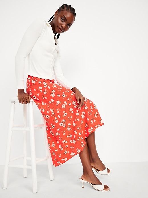 Image number 3 showing, Crepe A-Line Midi Skirt