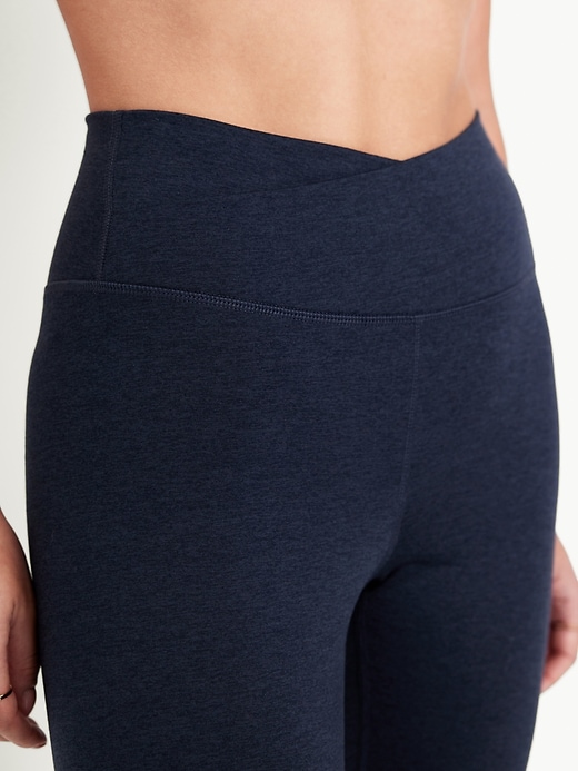 Image number 3 showing, Extra High-Waisted CloudComfy Crop Leggings