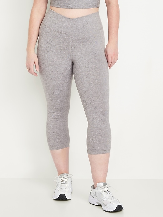 Image number 4 showing, Extra High-Waisted CloudComfy Crop Leggings