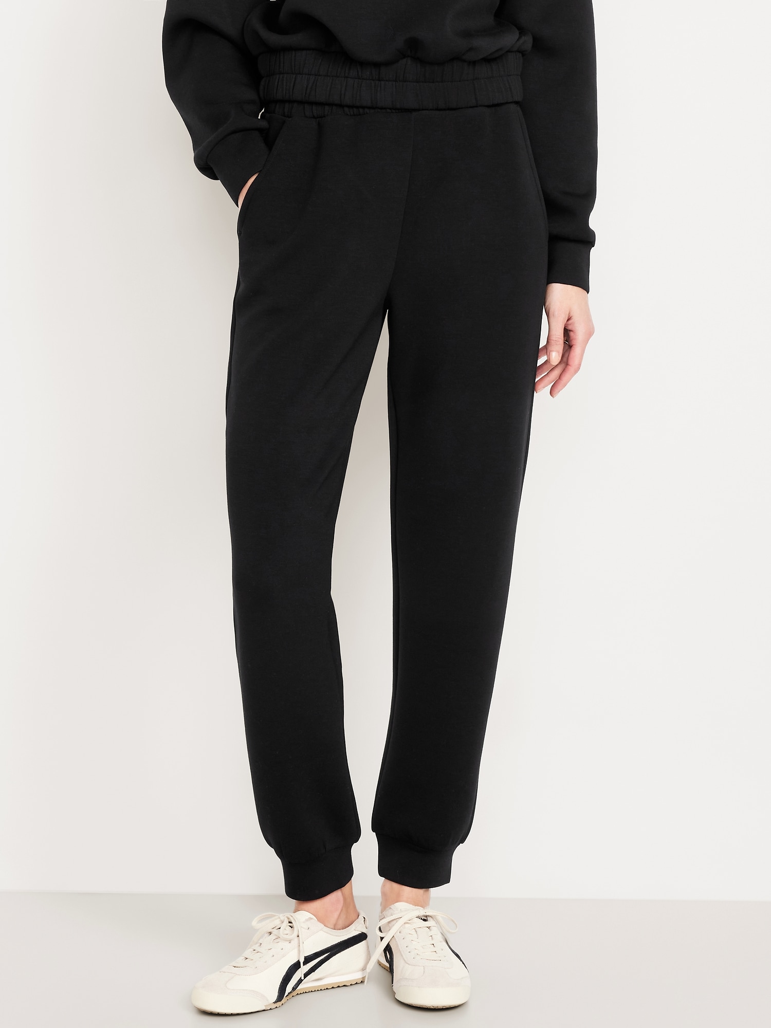 High-Waisted Bounce Fleece Jogger