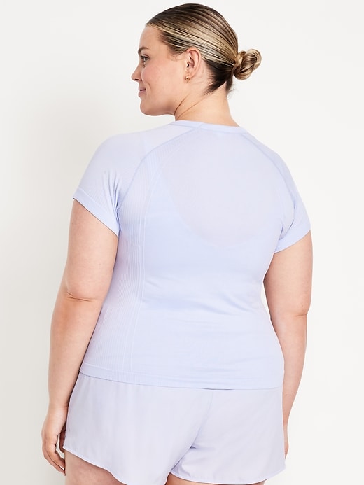 Image number 8 showing, Fluid Seamless Fitted T-Shirt