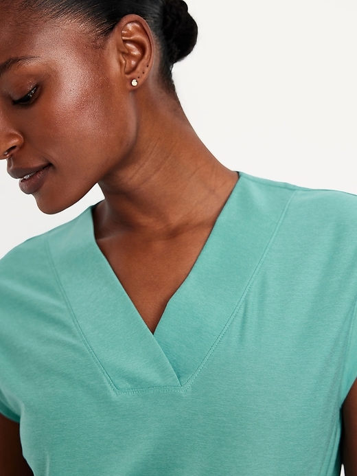 Image number 4 showing, CloudMotion V-Neck Tank