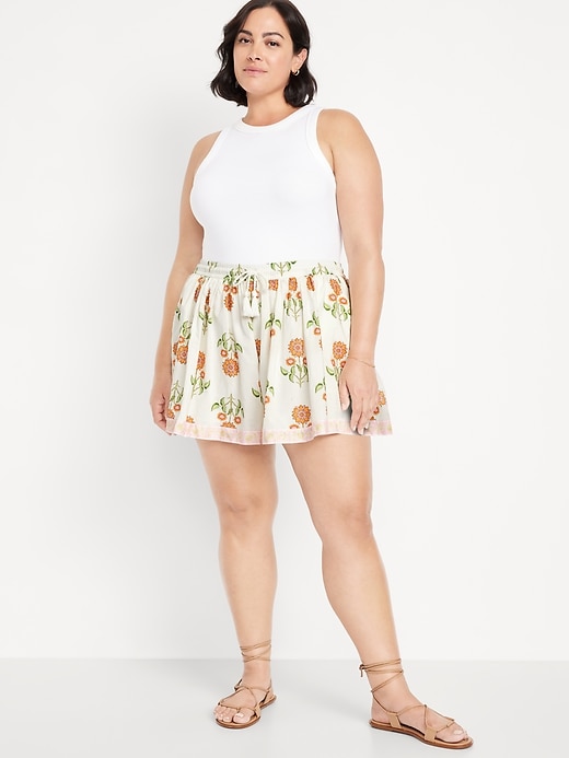 Image number 7 showing, High-Waisted Volume Flounce Shorts -- 2.5-inch inseam