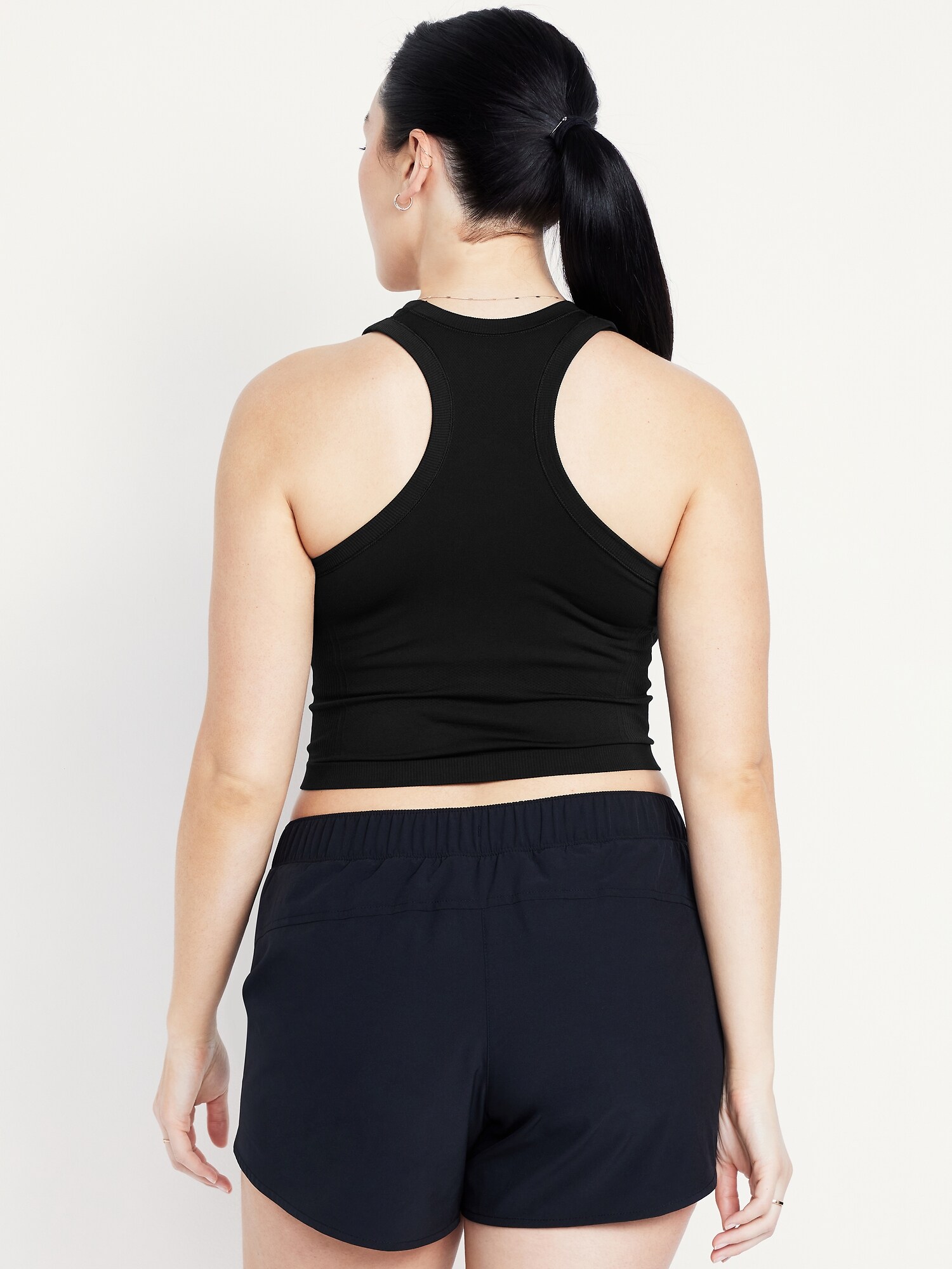 Женский топ Old Navy Fluid Seamless Fitted Crop Tank Top, цвет: Чёрный — фото 6