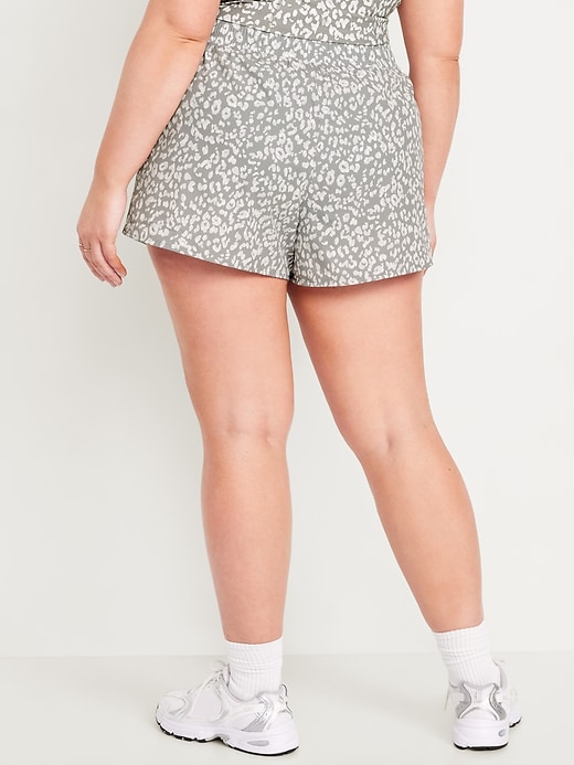 Image number 8 showing, Extra High-Waisted Crinkle Run Shorts -- 3-inch inseam