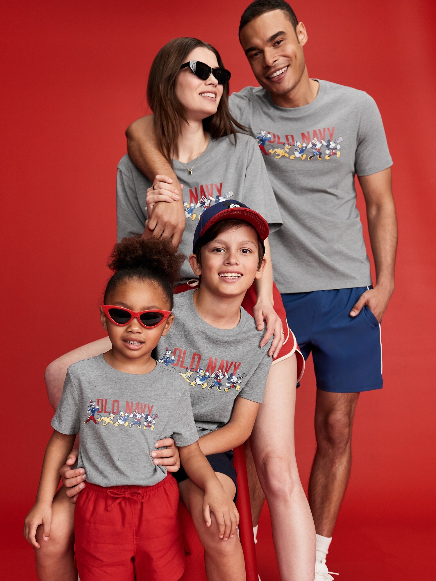 Футболка Old Navy x Disney© Unisex Logo-Graphic T-Shirt для малышей, цвет: Тёмный меланжевый серый — фото 4