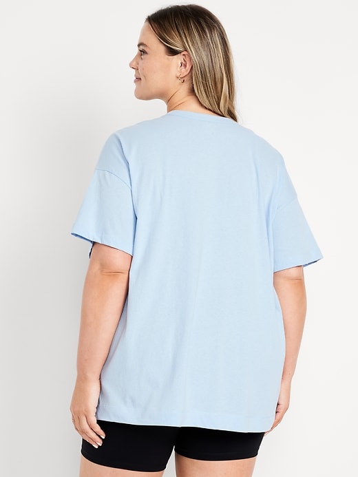 Image number 7 showing, Johnny Cash™ Oversized Tunic T-Shirt