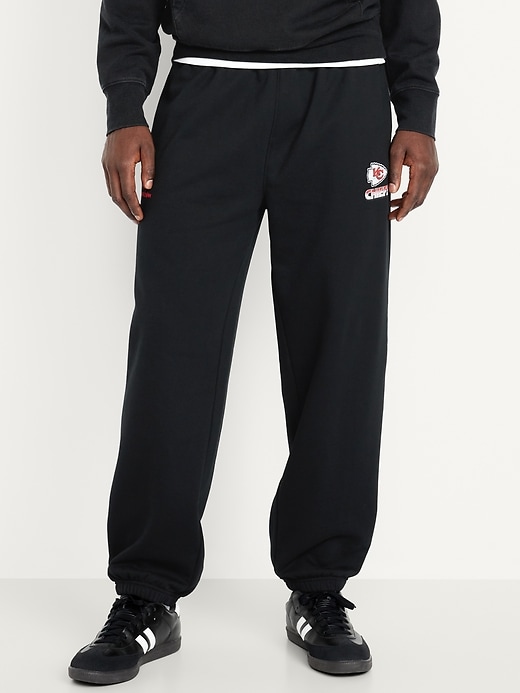 Image number 1 showing, NFL™ Kansas City Chiefs™ Baggy Jogger Sweatpants