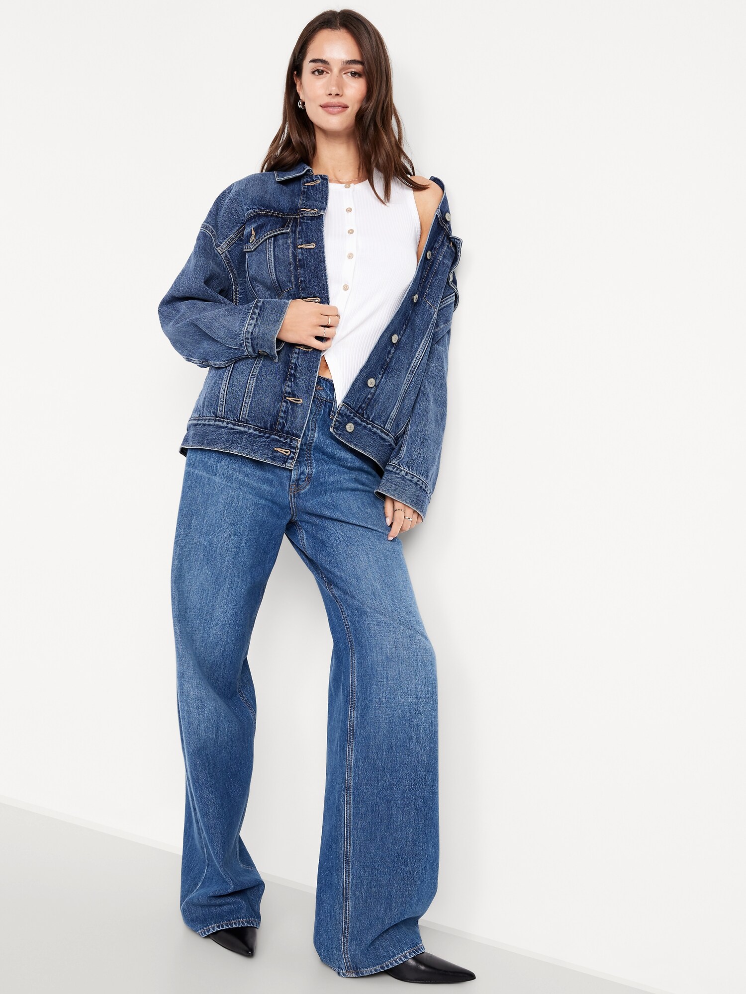 Женская куртка Old Navy Oversized Jean Trucker, цвет: Средняя варка — фото 3