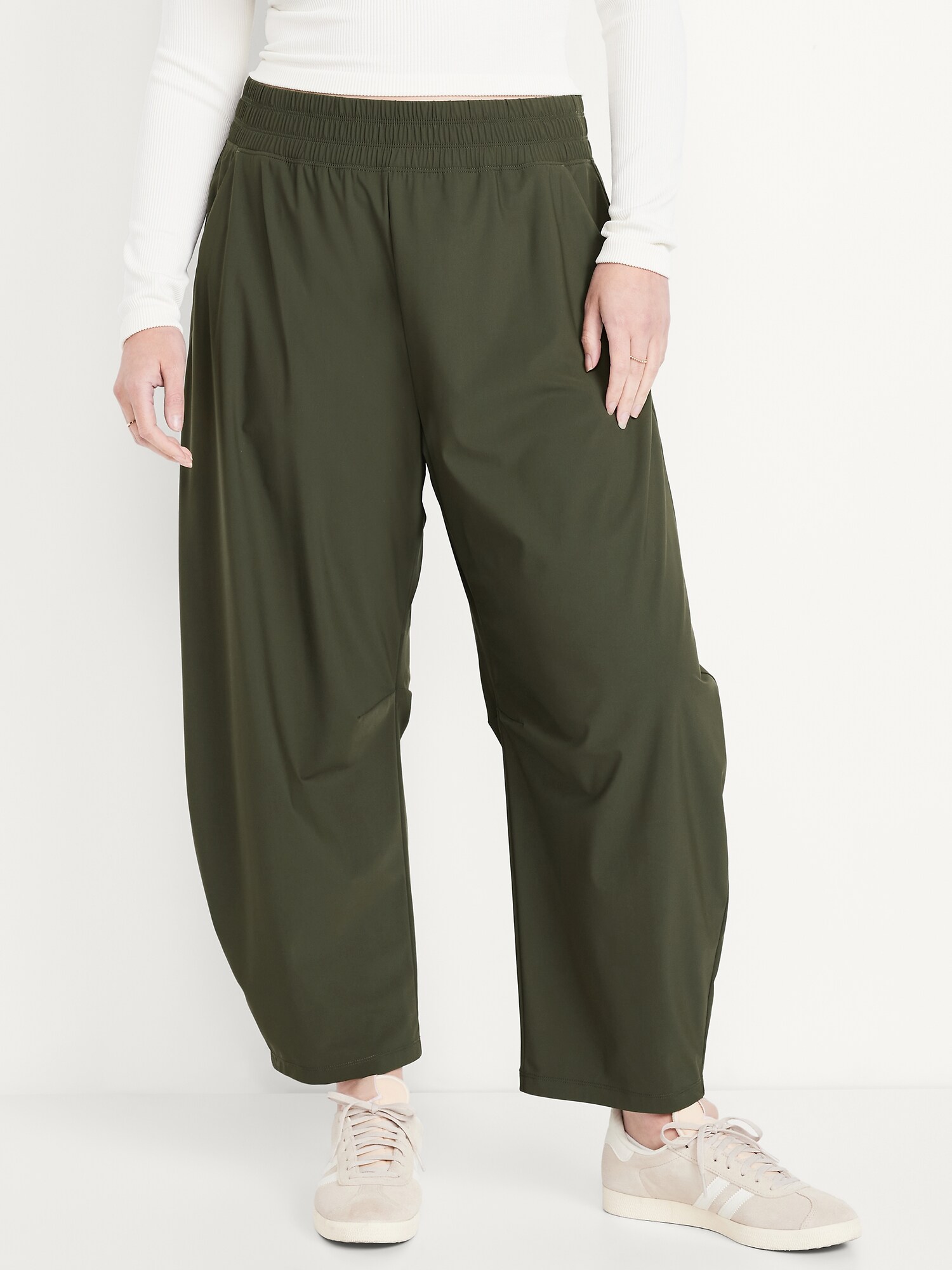 Женские брюки Old Navy High-Waisted SleekTech Barrel Ankle, цвет: Тёмно-зелёный — фото 4