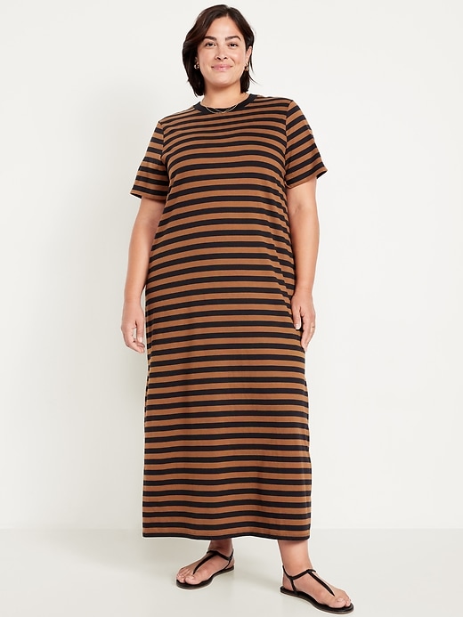 Image number 5 showing, Vintage Crew-Neck Maxi T-Shirt Dress